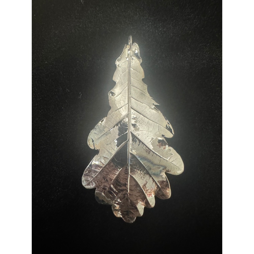 Vintage Silver Tone Oak Leaf Pendant Realistic Botanical Statement Jewelry